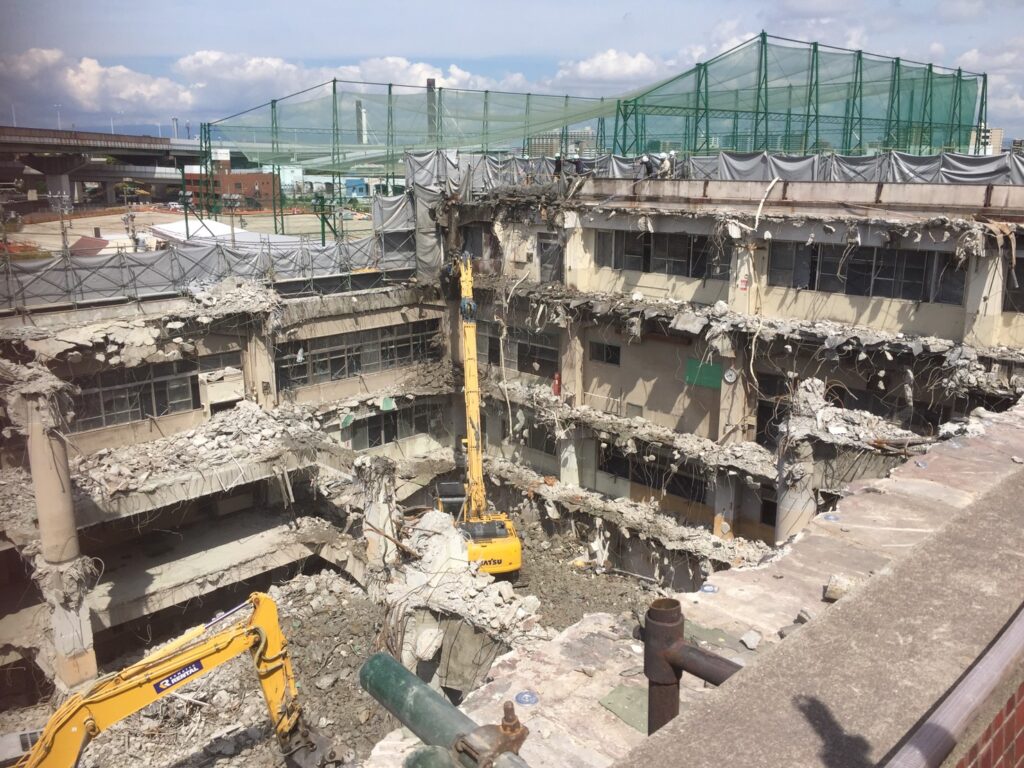 某非鉄金属企業厚生会館解体工事