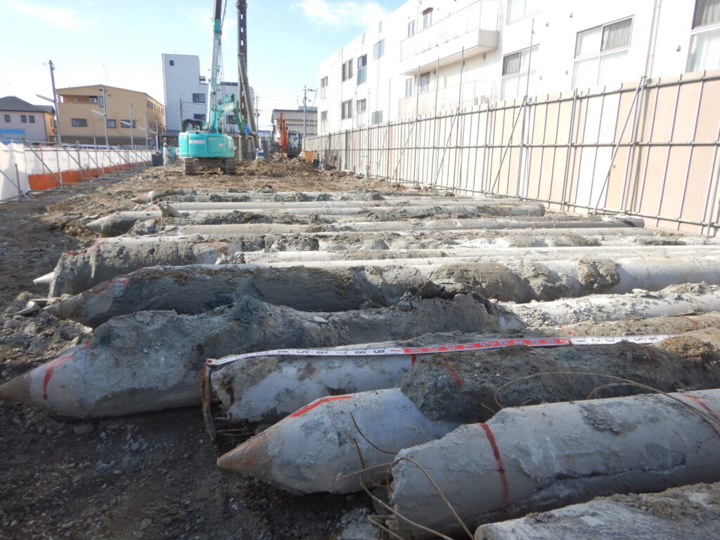 八尾市南木の本倉庫解体工事・杭抜き工事