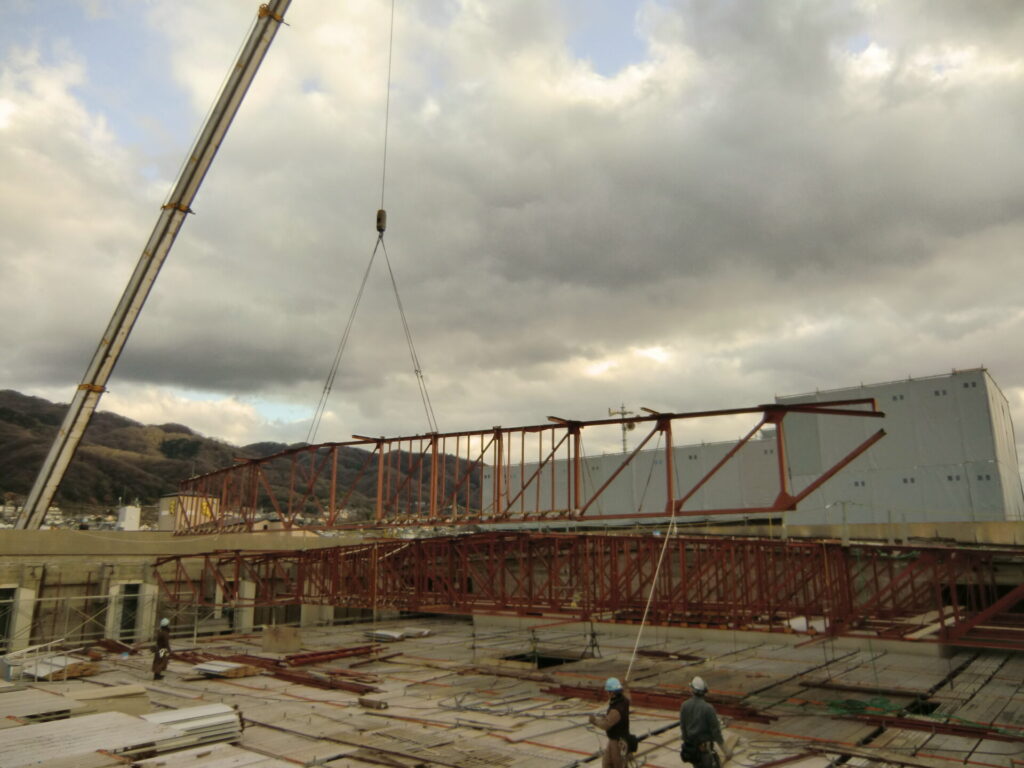 東大阪市立東体育館耐震補強及びリニュアール整備工事に伴う撤去工事